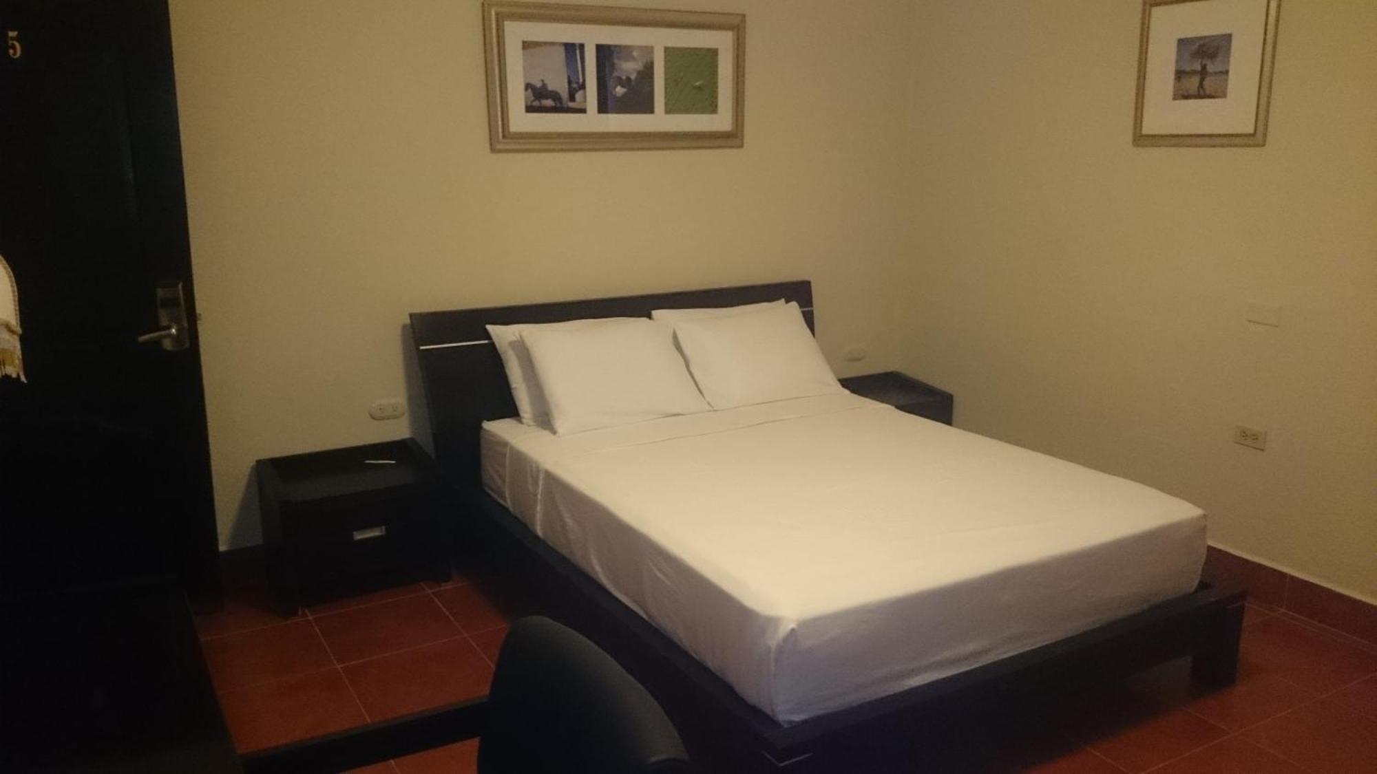 Hotel Los Altos Estelí חדר תמונה